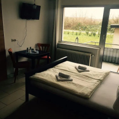 GZ Hostel Bornheim thumbnail 4
