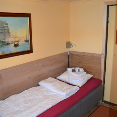 The Red Boat - Bild 3