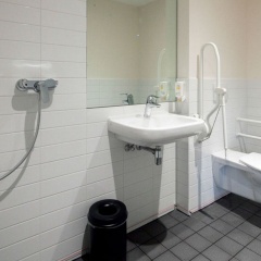 easyHotel Amsterdam City Centre South - Bild 10