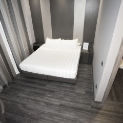 9V9 Hotel thumbnail 15