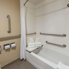 Comfort Inn & Suites Pittsburgh South thumbnail 8