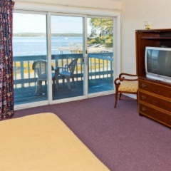 Smuggler's Cove Inn thumbnail 3