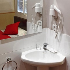 Yomo Hostal BCN Port - Bild 20