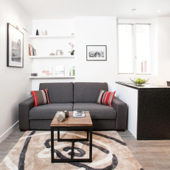 Charming apartment in Paris center thumbnail 8