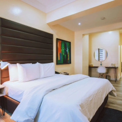 Maple Hotel thumbnail 3