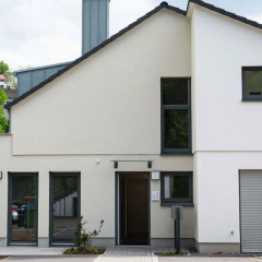 Alter Behring-Gutshof - Bild 1