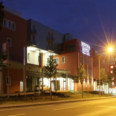 NOVINA HOTEL Tillypark - Bild 1