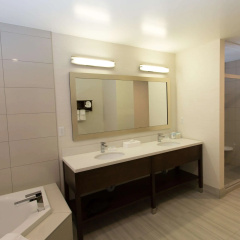 Hampton Inn by Hilton Lloydminster thumbnail 9