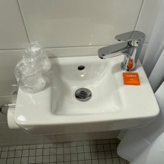 easyHotel Zurich City Main Station - Bild 9