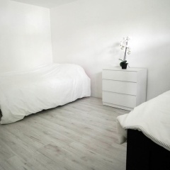 Very Beautiful House With Garden in Puteaux - Bild 1