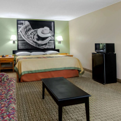Super 8 by Wyndham Sherman thumbnail 4