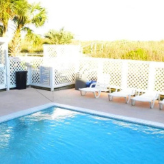 Savannah Inn Pool thumbnail 9