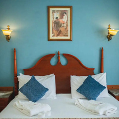 Titanic Palace - Families and Couples only - Bild 6