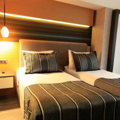 The Black Hotel thumbnail 4