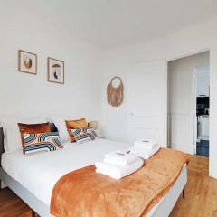 Cozy Apartment 2bdr/4p - in the Heart of Suresnes - Bild 2