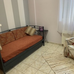 Immaculate 2-bed Apartment in Piraeus, Athens - Bild 1