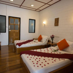 Teak Wood Hotel thumbnail 35