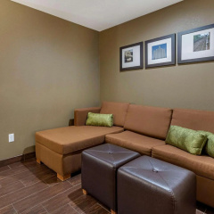 Comfort Inn & Suites Pittsburgh South thumbnail 15