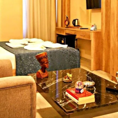 Destinia Pera Suites - Bild 6