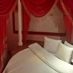 H Hotel thumbnail 3