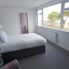 Halfway House Hotel thumbnail 2