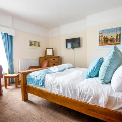 The Red Lion Hotel thumbnail 2