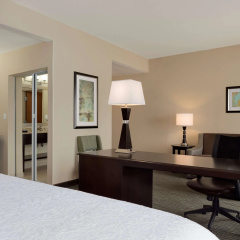 Hampton Inn & Suites Parkersburg Downtown thumbnail 5