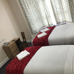 Woodlands Lodge Ilford thumbnail 1
