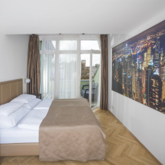 Deminka Palace - Bild 4