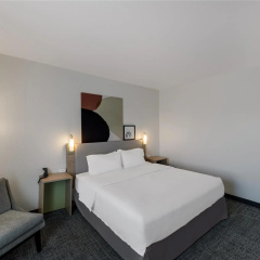 Spark by Hilton Midland South thumbnail 50