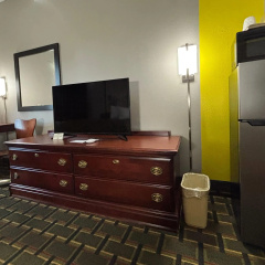 Super 8 by Wyndham Mt. Carmel IL thumbnail 24