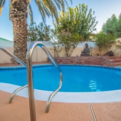 Palm Tree Paradise Luxurious 4 Bd Sleeps 16! - Bild 16