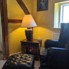 Worralls Grove Guest Farm House thumbnail 11
