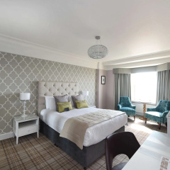 The Old Ship Hotel thumbnail 4