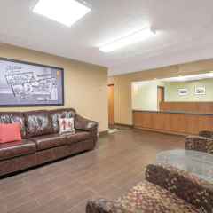 Four Seasons Inn thumbnail 22