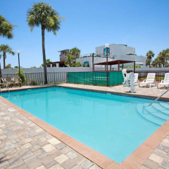 Ocean Breeze Inn thumbnail 13