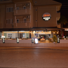 Isla Apartments
