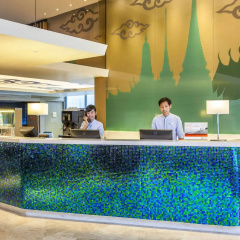 Holiday Inn Express Bangkok Sukhumvit 11 by IHG thumbnail 1