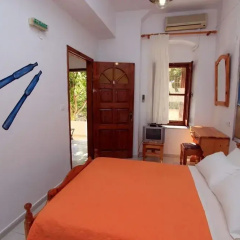 Symi Center thumbnail 2