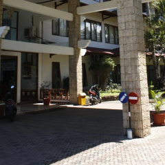 Surya Pesona Beach Hotel thumbnail 16