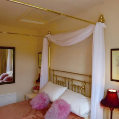Wood End Cottage thumbnail 2