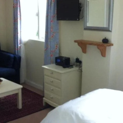 Gunville House B&B thumbnail 2