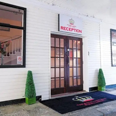 listing card gallery