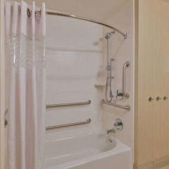 Hampton Inn & Suites Bend thumbnail 8