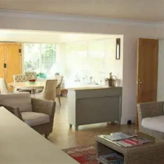 Appletree Court House thumbnail 1