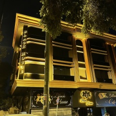 Black House - Bild 1