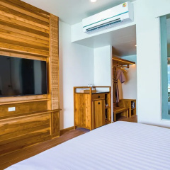 Phi Phi at Pier - Bild 4
