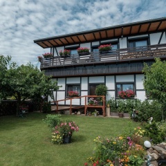 Beautiful Apartment With Romantic Garden and Cosy Terrace - Bild 11