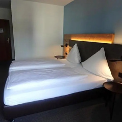 Hotel Weinhaus Zum Schwarzen Bv Ren - Bild 5