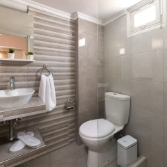 Marikas Deluxe Rooms thumbnail 8